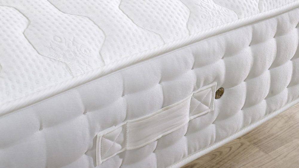 What are the pros and cons of Amare Living mattresses? thumbnail